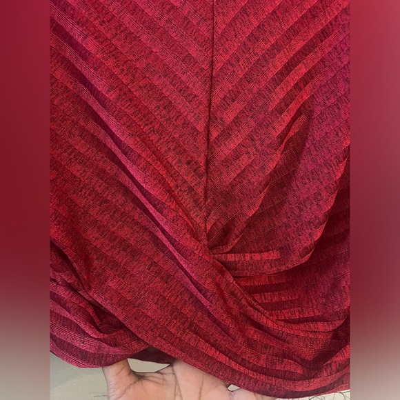 Red top - Picture 3 of 5